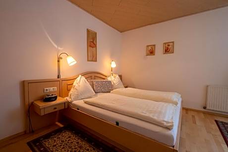 Apartment with Mountain View