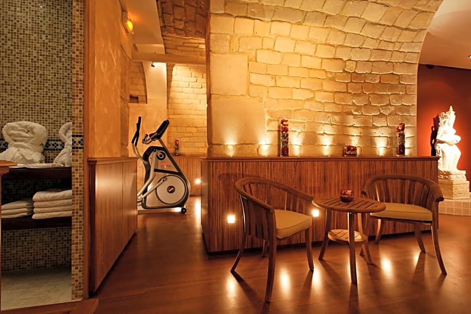 Rochester Champs-Elysees Hotel