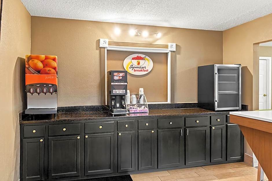 Super 8 by Wyndham Cincinnati OH