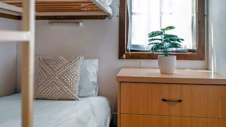 2 Bedroom Studio Inland