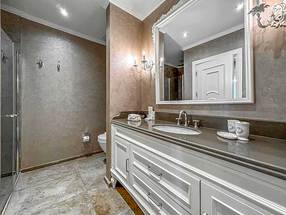 Ena Boutique Hotel & Residences