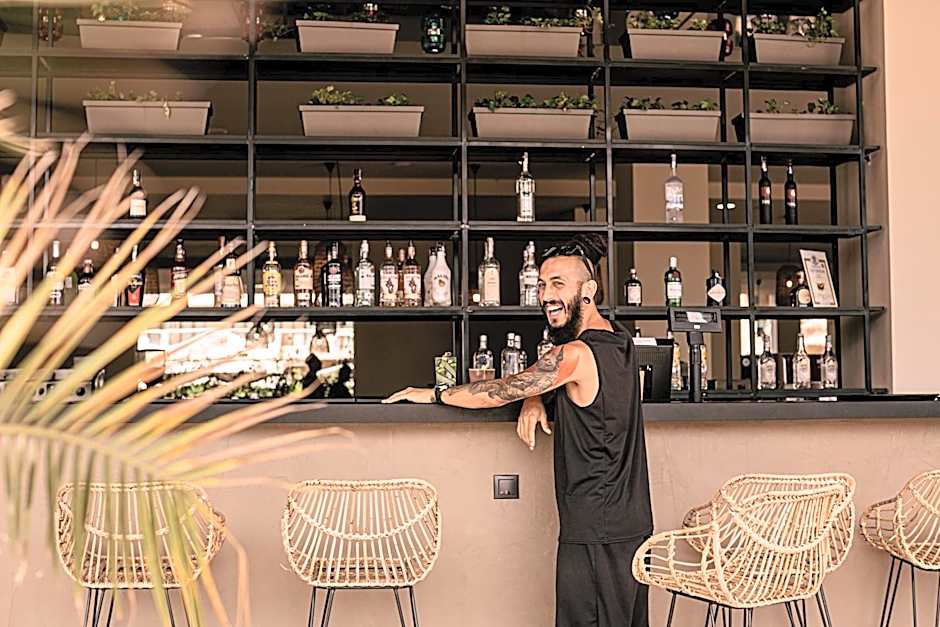 Sunny Beach Club - Adults Only #YouthfulVibes