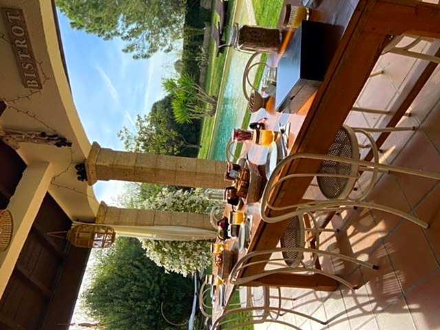 Le Patio, chambres d hôtes pour adultes en Camargue, possibilité de naturisme à la piscine,