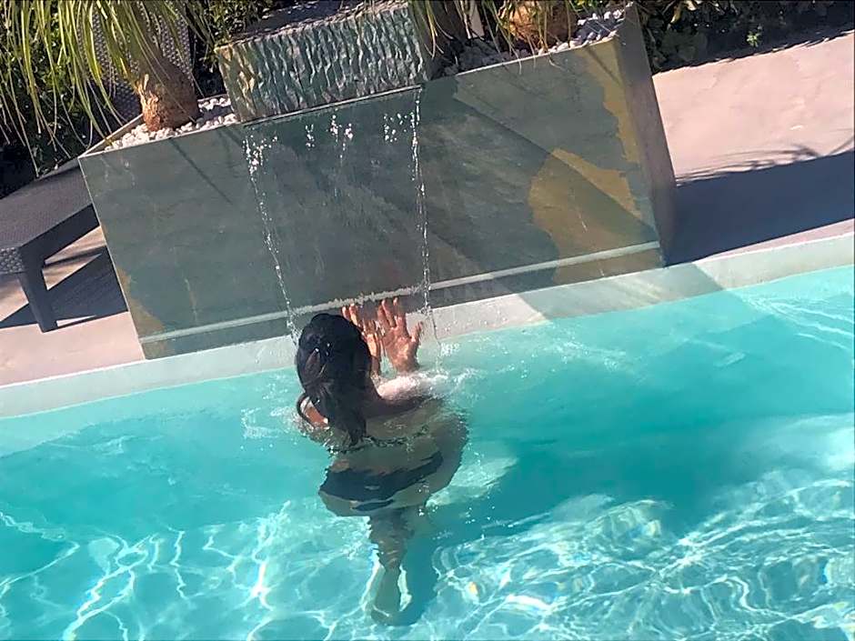 Villa White Luxury Residence