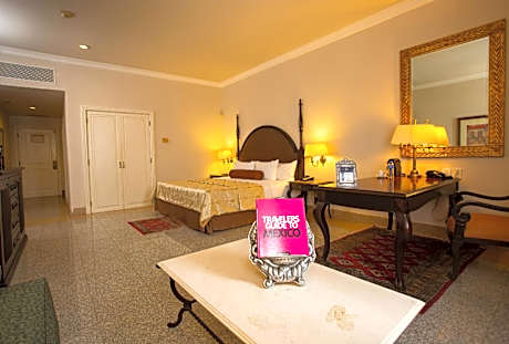 Luxury Suite with King Bed - Non Smoking