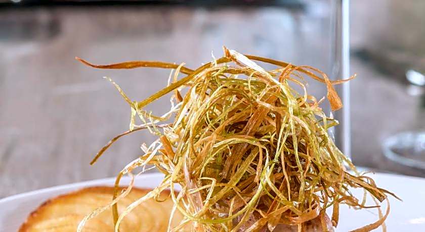 O Monot Luxury Boutique Hotel