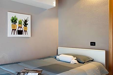 Two-Bedroom Deluxe Apartment with Balcony