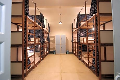 12-bed Mixed Ac dorm