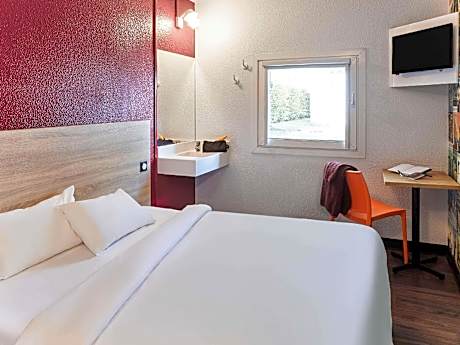 Tandem Room for up to 2 guests, suitable for pe ople with reduced mobility