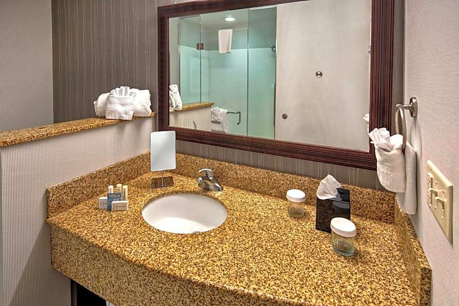 Courtyard by Marriott Alexandria