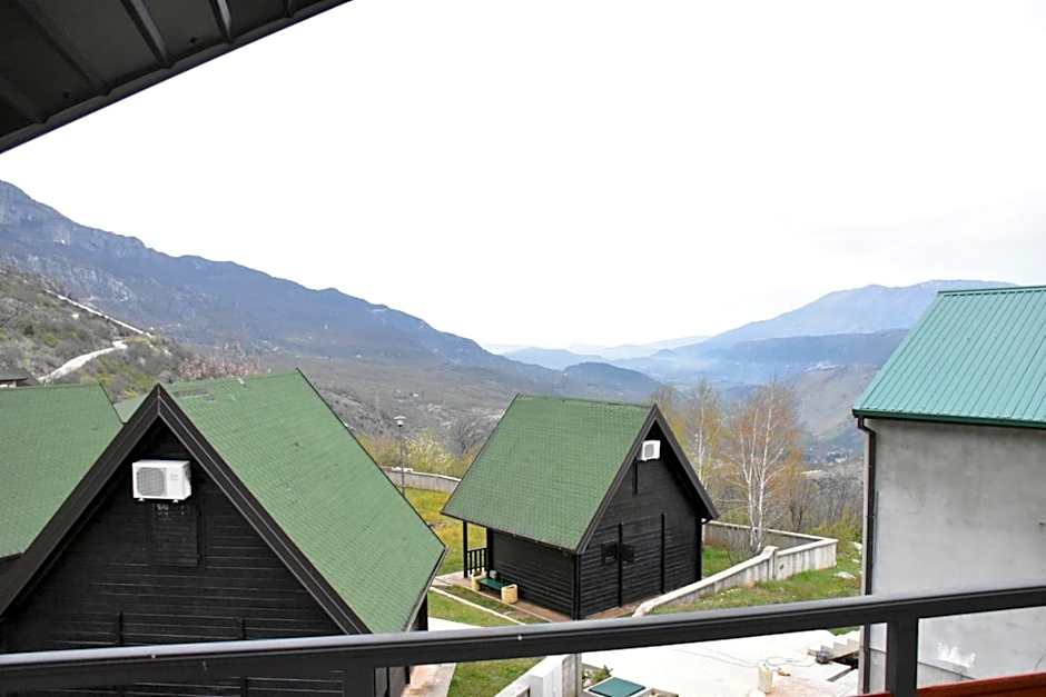 OSTROG Aparthotel KOLIBA-VLASTNIŠTVO MANASTIRA OSTROG