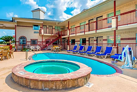 Hill Country Inn & Suites - New Braunfels, Gruene