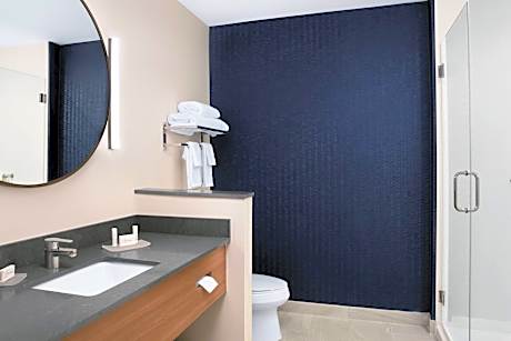 Studio, 1 King Bed (Hearing Accessible) (1 King Bed)