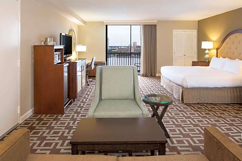DoubleTree by Hilton Jacksonville Riverfront