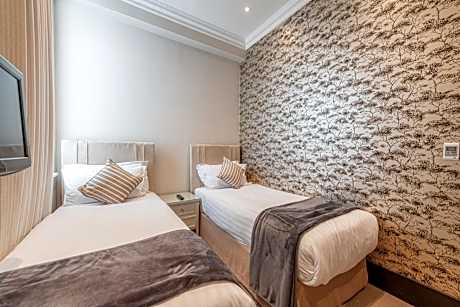 Deluxe Two-Bedroom Apartment