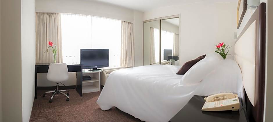 Roosevelt Hotel & Suites