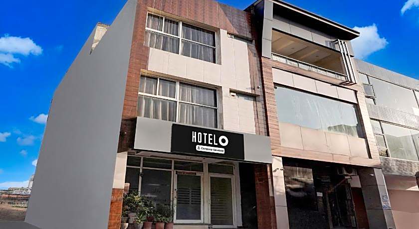 Super Hotel O Zirakpur City Court Complex Formerly The Platinum