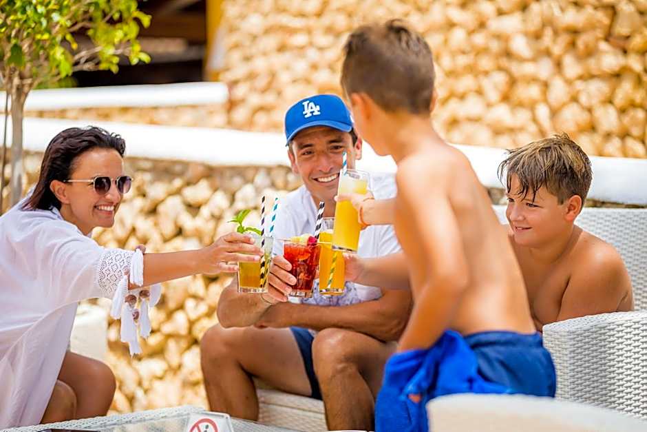 Royal Son Bou Family Club