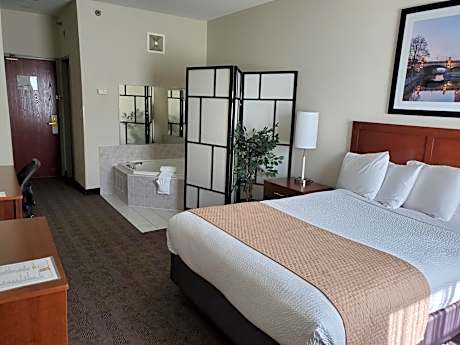 Queen Suite - Non-Smoking