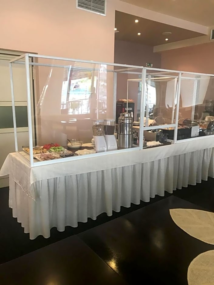 хотел Свети Николай Приморско