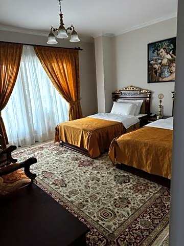 Dinasty Hotel