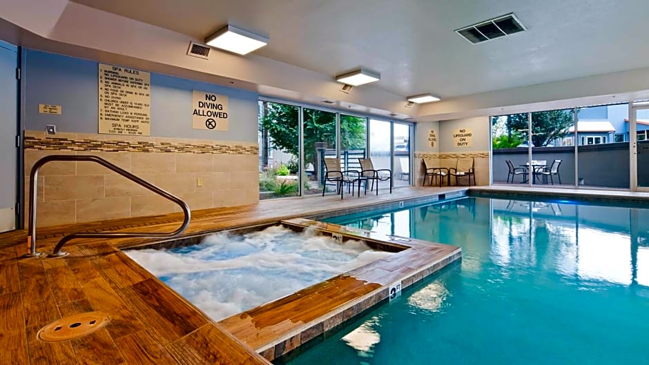 Best Western Plus Peak Vista Inn & Suites