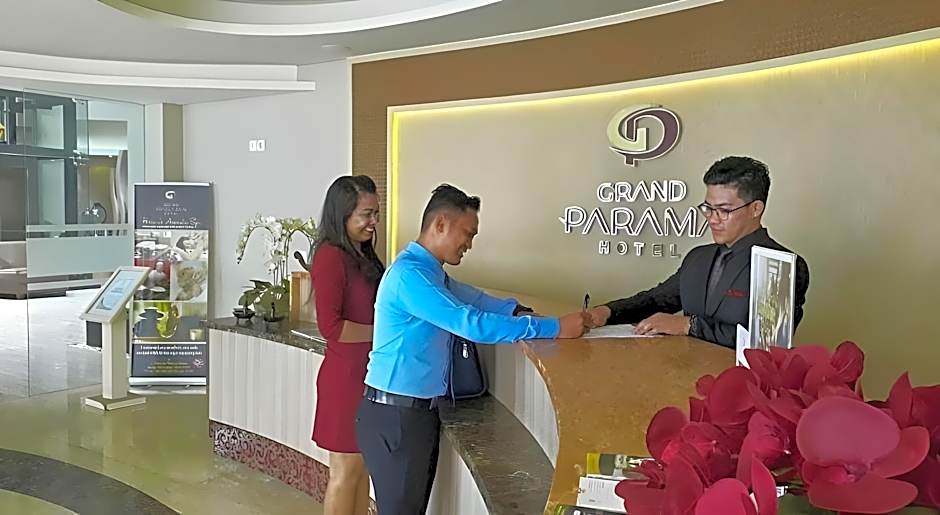 Grand Parama Hotel