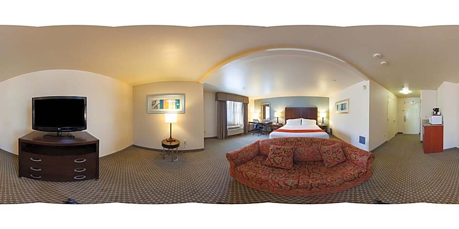 Photo 1 of 1 of Standard 1 King Bed, Jetted Tub