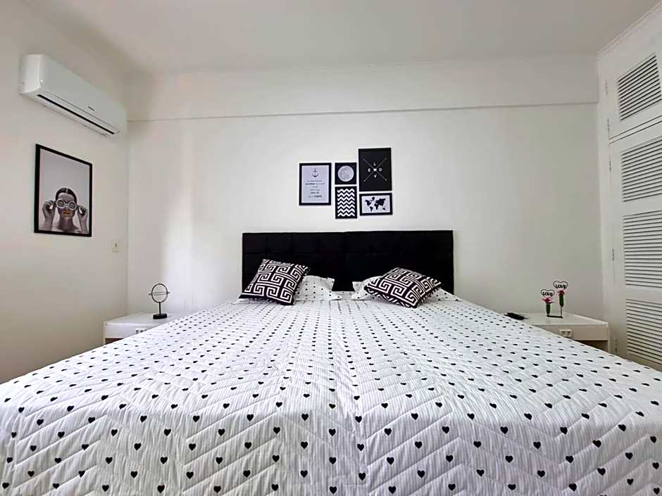 Apartamento Guarujá, Frente Mar, Pé na areia, moderno!!!