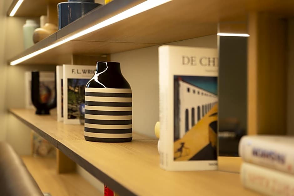 ICON Embassy by Petit Palace