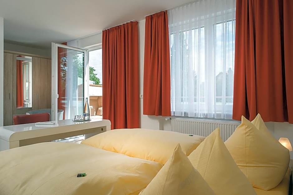 Photo 1 of 6 of Double Room