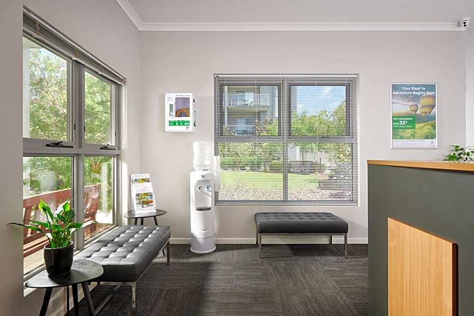 Airport Apartments by Vetroblu