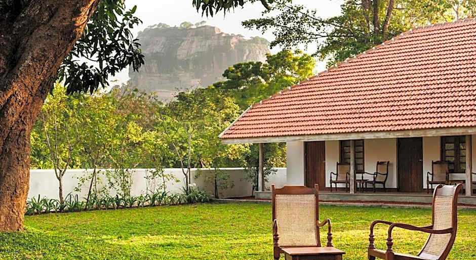 EKHO Sigiriya - 700 meters to Sigiriya Rock