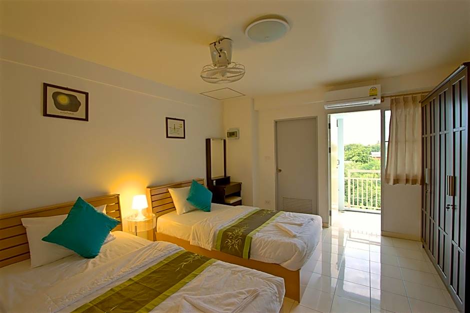 Photo 1 of 4 of Standard Twin Room