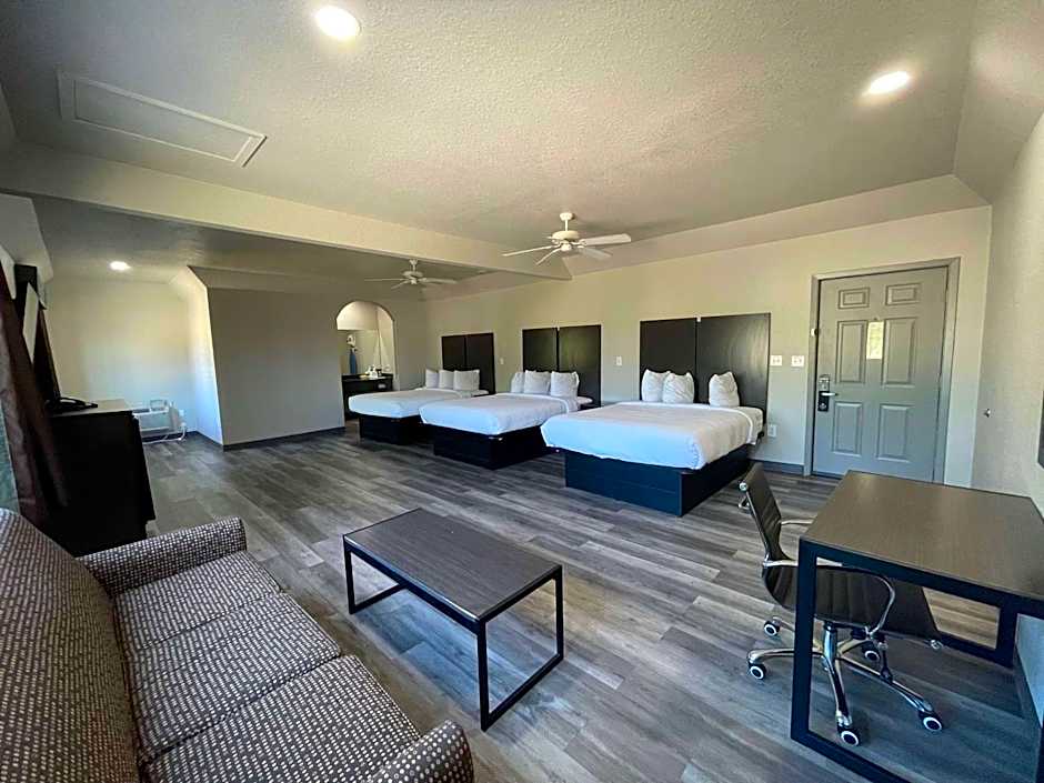 Photo 1 of 4 of Executive 1 Queen Bed Suite