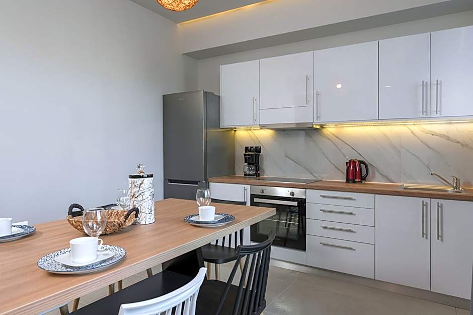 Aegean Breeze Luxury Apartments next to the sea