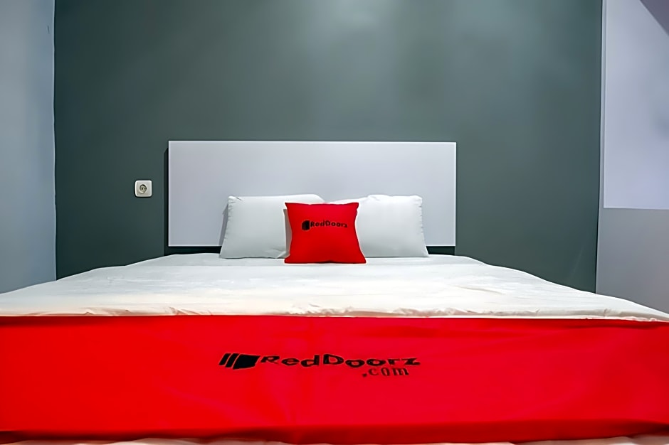 RedDoorz near Pasar Batang