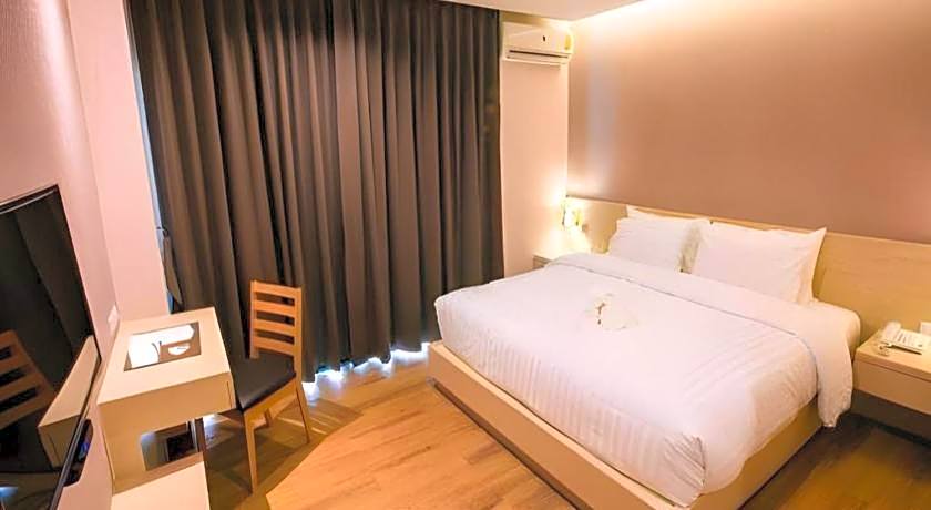 L Hotel
