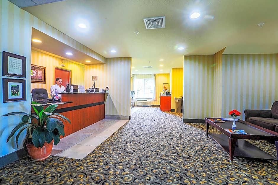 Evansville Inn & Suites by OYO