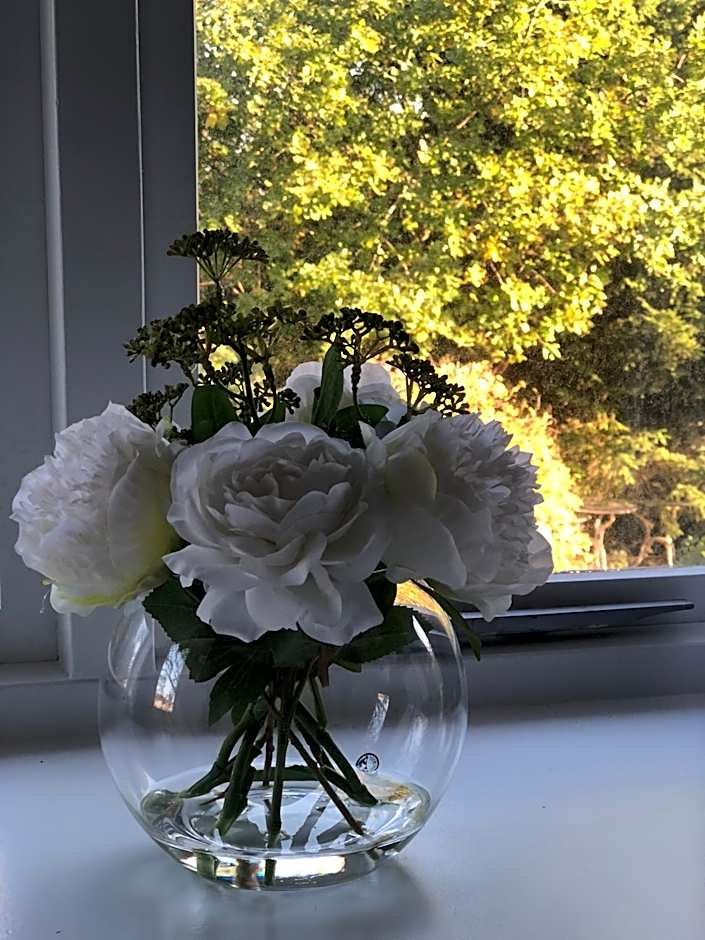 Old Hunters Lodge Whipsnade Limited