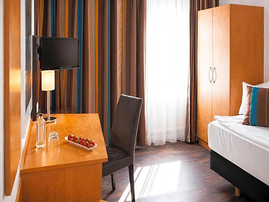 Stuttgart Großbettlingen Hotel by Belvilla