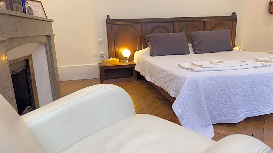 Chambre de charme au coeur du vieux Valence - Confort & Calme