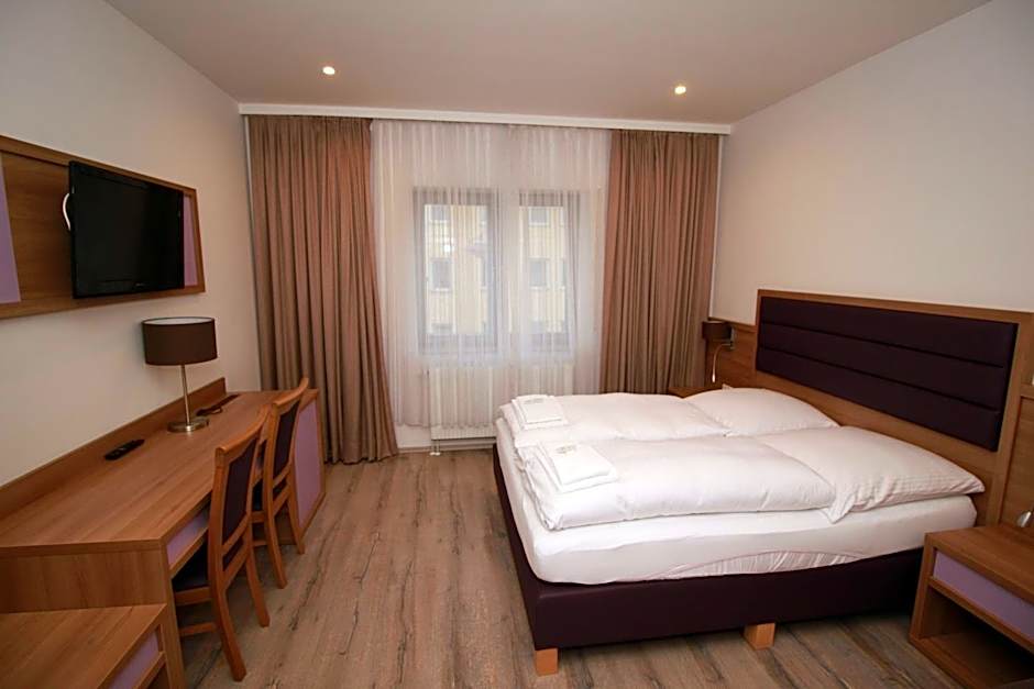 Slamba Hostel