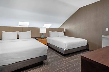 Queen Suite with Two Queen Beds - Non-Smoking