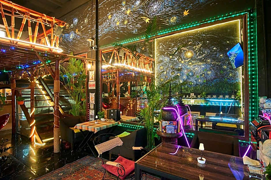 Happiness Community Wake & Bake Hostel – Pattaya, DC