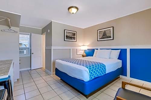 Dolphin Oceanfront Motel - Nags Head