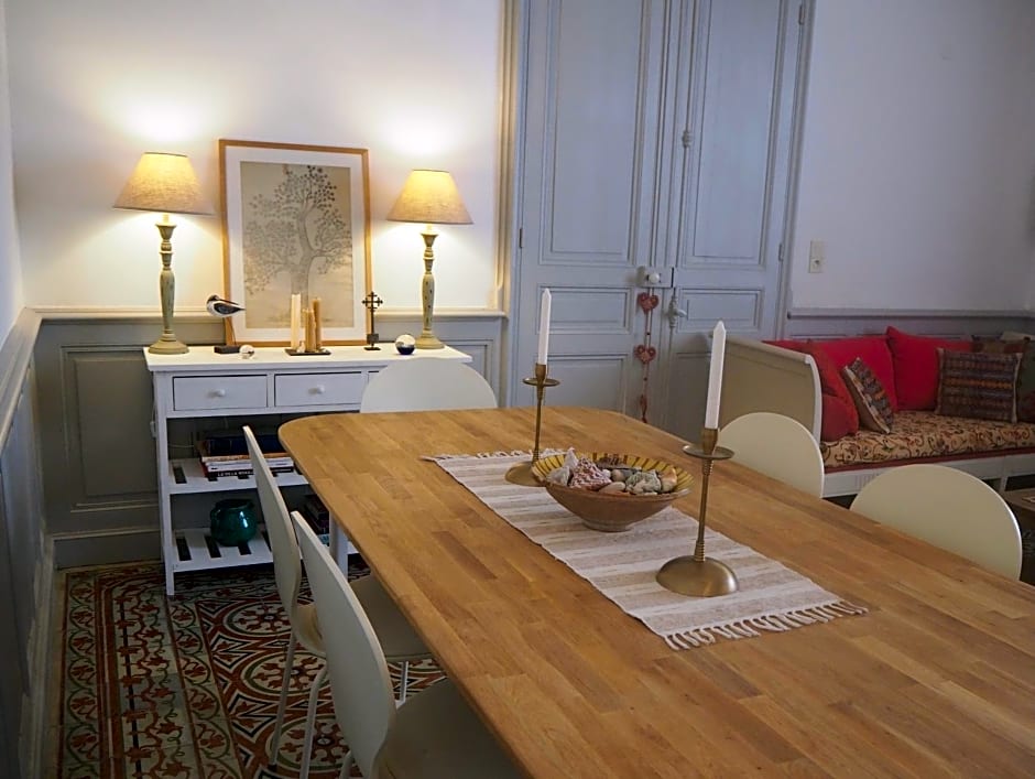 Maison Velvet
