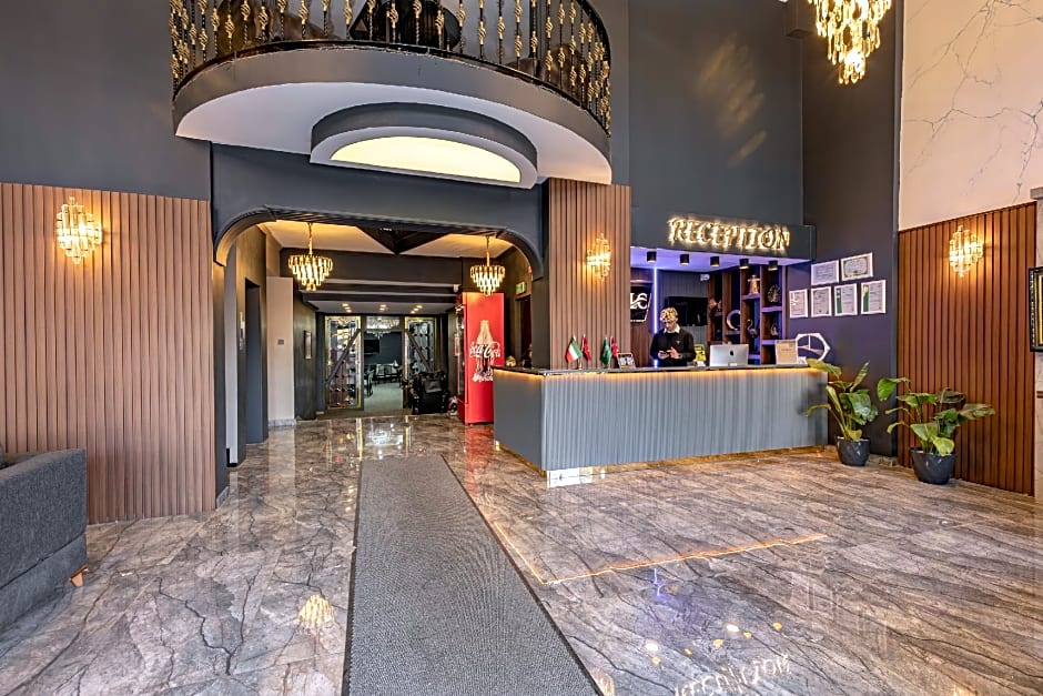 LoyalCity Hotel