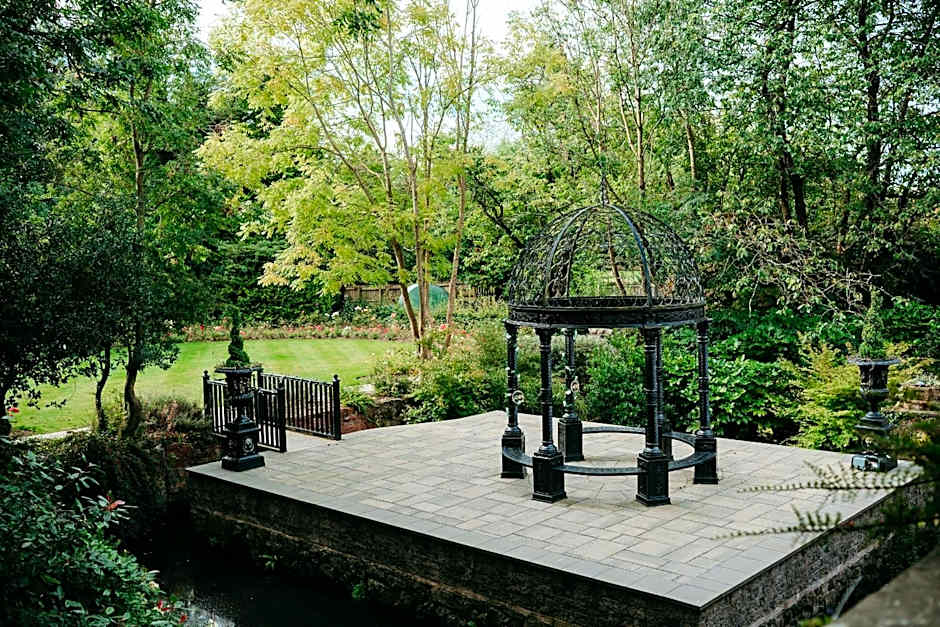 Dunadry Hotel And Gardens