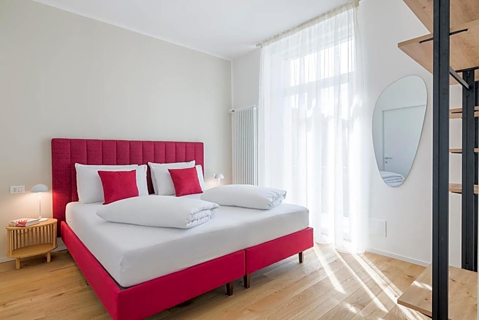 ELECTRIC Rooms & Suites